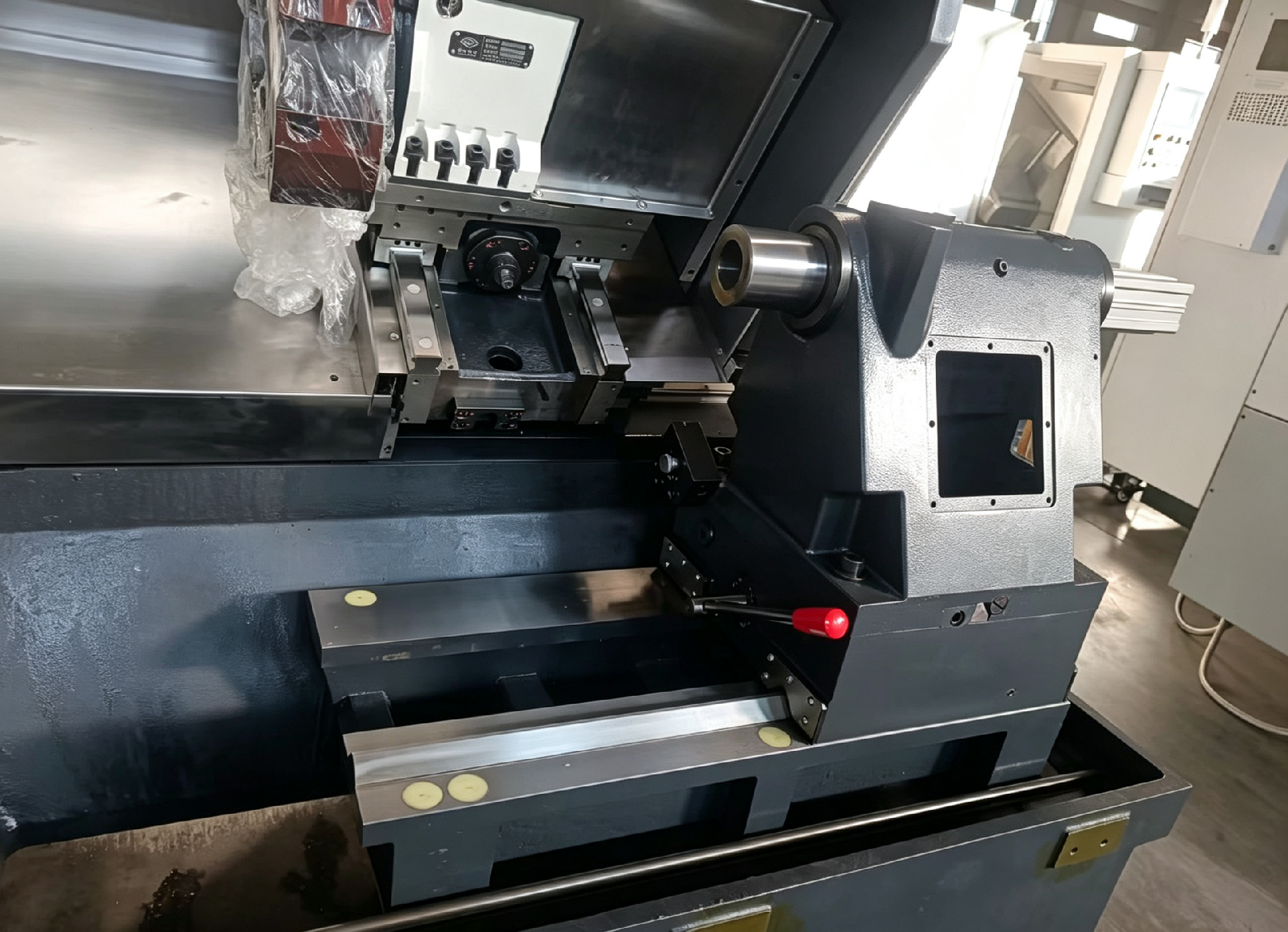 Máy tiện CNC TCK50 giường nghiêng