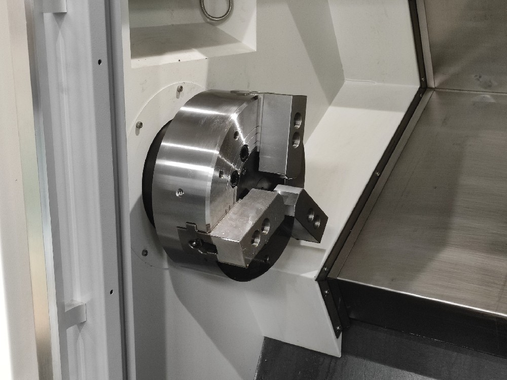Độ Chính Xác Của Máy Tiện CNC Bắt Đầu Từ Mâm Cặp